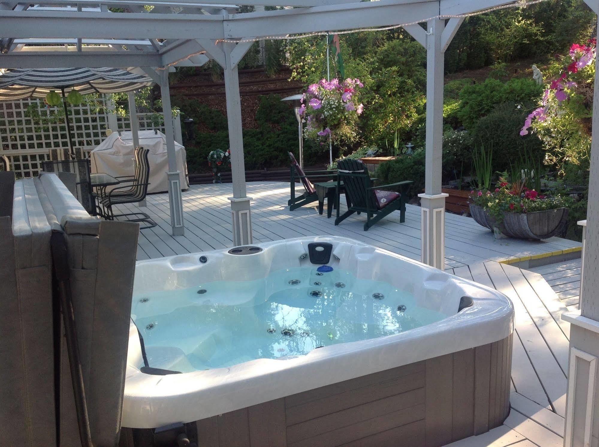 Alexandria House Bed & Breakfast West Kelowna Bagian luar foto